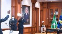 Ali Bongo reçoit le serment des membres du Haut-Commissariat de la République
