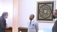 Ali Bongo échange avec Rose Christiane Ossouka Raponda et Sébastien Bottari
