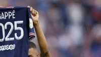 Kylian Mbappé reste au Paris Saint-Germain jusqu’en 2025, au grand dam du Real Madrid
