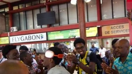 Afrobasket U18&nbsp;: Tombées en finale zonale, les Panthères du Gabon célébrées à leur retour à Libreville

