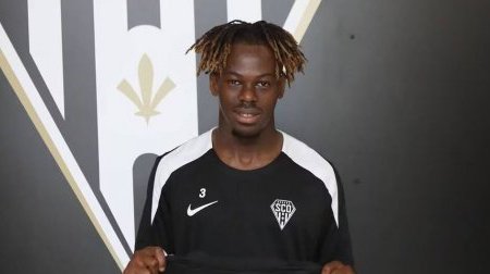 Transfert : Jacques Ekomié rejoint le SCO d’Angers : un nouvel atout pour le promu en Ligue 1
