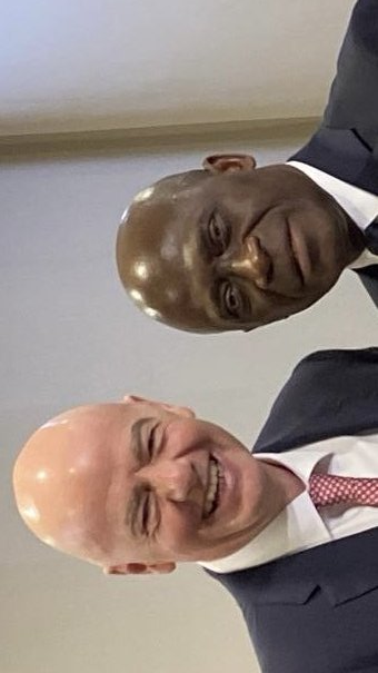 FIFA&nbsp;: Pierre-Alain Mounguengui affiche son soutien à Gianni Infantino pour 2027