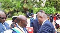 Le président Oligui Nguema honore les artisans du règlement de la dette intérieure
