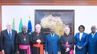 Le Cardinal Pietro Parolin reçu en audience à Libreville au palais présidentiel gabonais
