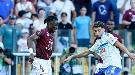 Ligue 1 : Metz battu par Strasbourg, Michel Mboula transparent
