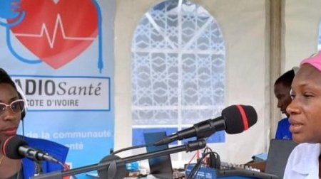 Côte d’Ivoire : les radios communautaires, pilier de la lutte contre le mpox
