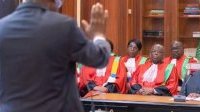 Prestation de serment : Ali Bongo reçoit celui de son ministre délégué au Transport
