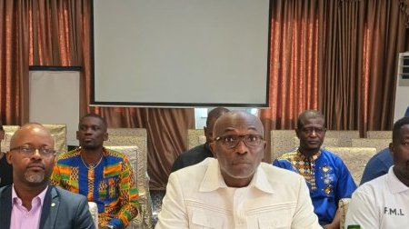 Élection à la Fégafoot&nbsp;: face aux polémiques, les clubs professionnels font bloc derrière Pierre Alain Mounguengui
