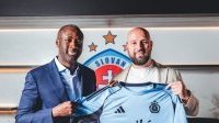Slovan Bratislava&nbsp;: Yaya Touré lance sa carrière de numéro un en Slovaquie
