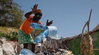 Le « raz-de-marée toxique » de la pollution plastique met en péril les droits de l’homme
