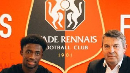 Jonathan Do Marcolino signe son premier contrat professionnel avec le Stade Rennais
