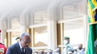 Ali Bongo commémore au palais présidentiel la journée national du drapeau gabonais
