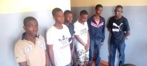 Libreville&nbsp;: 6 jeunes petits braqueurs appréhendés par la police grâce à une vidéo de leur forfait