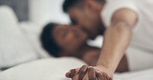 Sexualité&nbsp;: Tout sur la fameuse technique dite du genou qui fait des ravages sur la toile
