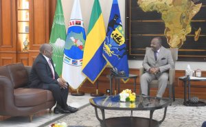 Ali Bongo échange avec le secrétaire général de l’OEACP