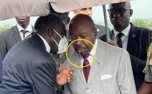 Tournée présidentielle&nbsp;: Ali Bongo surpris tout plein de bave à son arrivée à Mouila