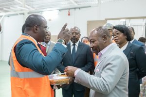 Nkok&nbsp;: Ali Bongo met en service la Raffinerie gabonaise de l’or et inaugure la zone logistique multimodale