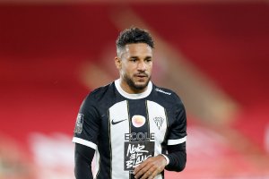 Angers SCO&nbsp;: Jim Allevinah signe son retour à l’entraînement, mais reste préservé face à Lens