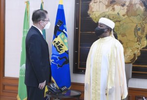 L’ambassadeur de Chine au Gabon fait ses adieux à Ali Bongo Ondimba